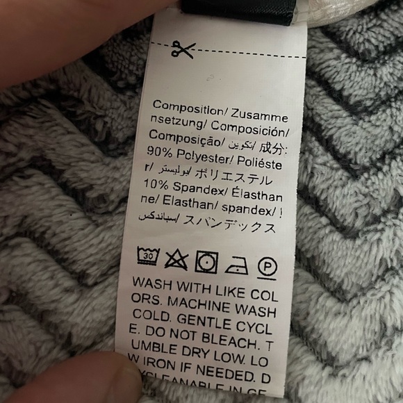 Loved, Fresral Women’s Cropped Ribbed Cream & Floral Print Tank Top Size XS - Picture 3 of 6